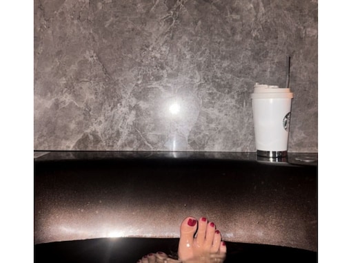 木下優樹菜、“神塩風呂”に浸かった37歳誕生日ショットを公開！ 「やばすぎる厄年からやっと抜けれます」