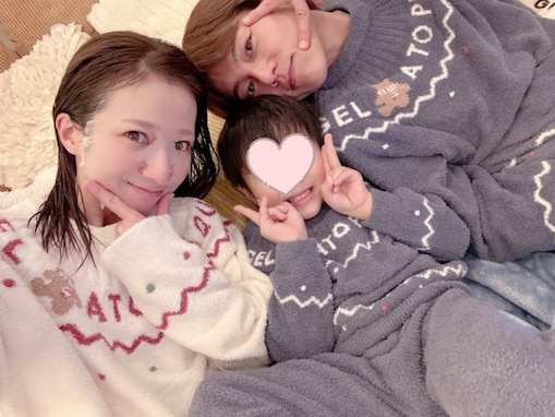 辻希美、夫・杉浦太陽＆三男とのおそろいパジャマショットを公開！ お風呂上がりのフェイスマスク姿