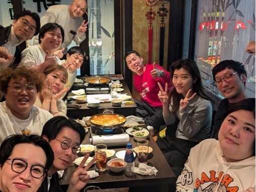 「エッ待って熊元さんめっちゃ可愛い」ヒコロヒー、芸人の飲み会ショットに反響！ 「最近売れてんなぁ〜」