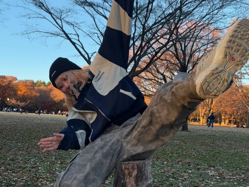 平フラNICO、野外でのプライベートショットに「大丈夫！？怪我してない！？」「チャック大丈夫？」と心配の声