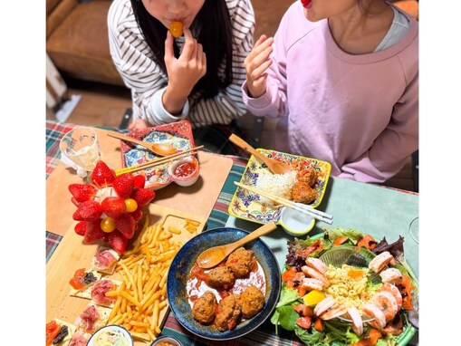 「愛を感じます」西山茉希、娘たちとのクリスマス会で豪華な手料理披露！ 「ご馳走いっぱい」