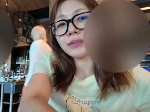 「こんな偶然、ある？」人気YouTuberの動画に“紅白出場歌手”が映り込み!? 「奇跡が起きてるね」