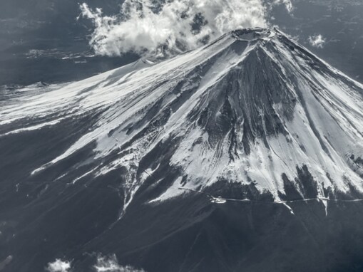 「大迫力」湘南乃風メンバー、上空からの新年富士山ショットに反響！ 「なかなか見ることができない」