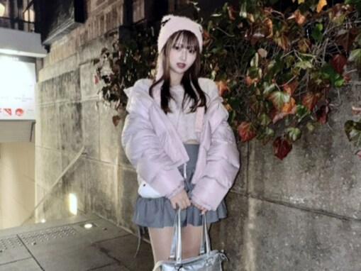 辻希美の長女・希空、ほっそり美脚際立つピンクコーデを披露！ 「やっぱりピンクが1番好き」