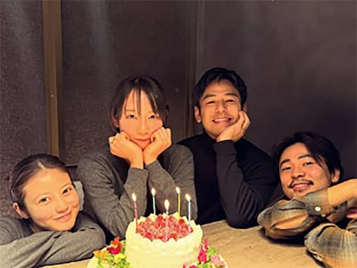 「めっちゃ豪華メンバー」妻夫木聡、“兄妹”集合ショットに反響！ 「仲良いのなんか嬉しい」