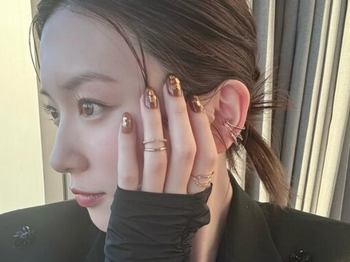 永野芽郁、美しい横顔ショット公開！ “初代女王”に「すごすぎる」「ほんとに誇りでしかない」反響