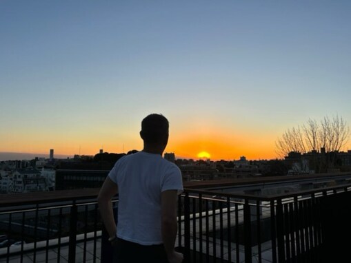 「麗禾ちゃん、撮影も上手」市川團十郎、娘が撮影したバックショット公開！ 「味があるお写真」