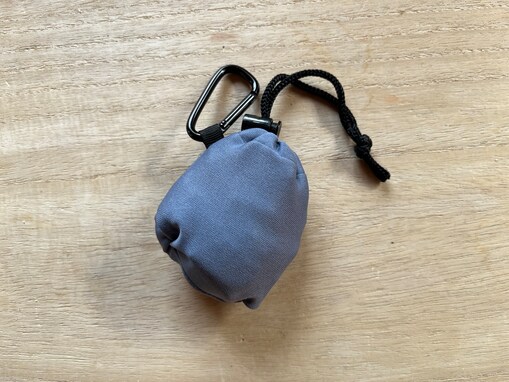 驚きの小ささ！ スタンダードプロダクツ「エコバッグ くしゅっとコンパクト」は持ち運びに便利