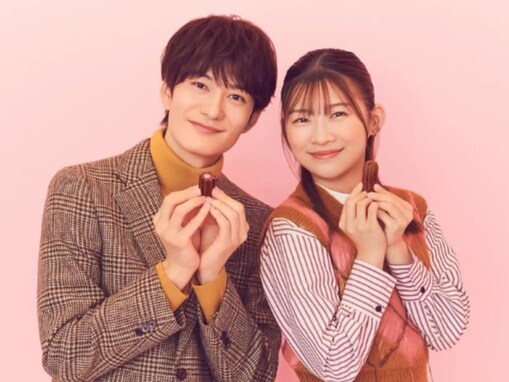 「あまりの可愛さに仰天」岡田将生、伊藤沙莉とのツーショットを公開し反響！ 「このコンビ最強です」