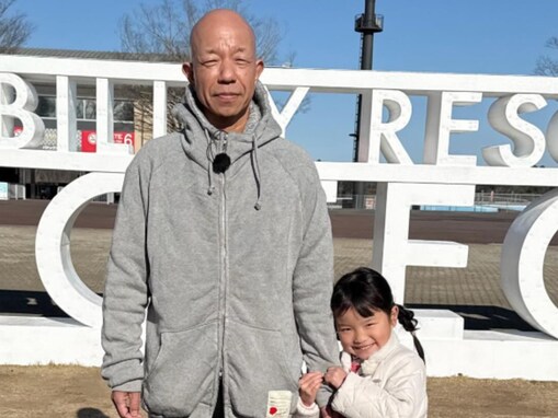 ののかちゃん、“小峠パパ”とのツーショットに反響続出！ 「小峠さんのこと大好きって伝わります」