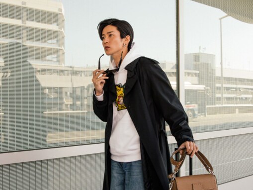 「爆イケ目黒くん」目黒蓮、FENDIを身にまとった空港ファッションを披露！ 「カッコよすぎてびっくり」