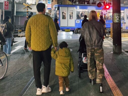 「こんな近所に」島袋聖南、イケメン夫&息子との家族ショットを公開！ 「リンクコーデかわいい」