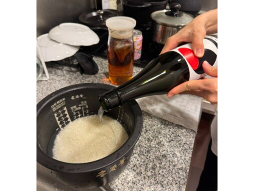 「すげーうまくなりそう」日本酒の蔵元が公開した炊飯時のライフハックに反響！「贅沢っ！」