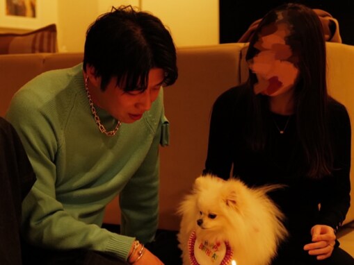 「奥様お綺麗」再婚した黄皓、妻＆愛犬との家族ショット公開！ 「幸せそう」「一瞬田中圭かと」