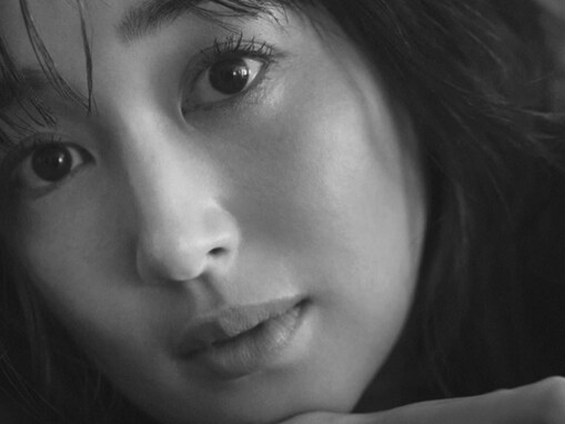 元サッカー日本代表のモデル妻、最新アップショットに称賛の声！ 「美しすぎ」「お顔ほんっとに大好き」