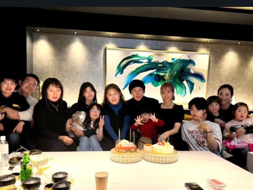 MIYAVIの妻・melody.、イケメン息子の誕生日に家族13人大集合！ 「MIYAVIさんのお母様いつ見ても素敵」