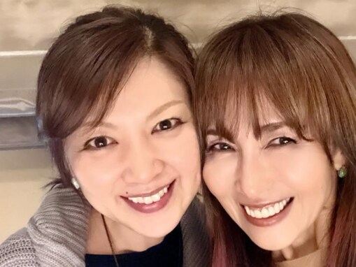 「美人姉妹」工藤静香、飯島直子の誕生日祝福ショット公開！ 「激かわなツーショット」「お姫様が2人」