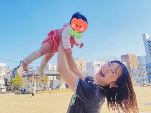 「かわいいママ過ぎる」峯岸みなみ、岡崎での長女とのツーショットに反響！ 「見てるだけで幸せ」