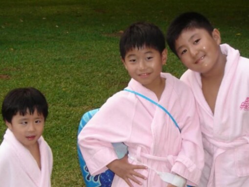 「立派になりましたね」三田寛子、イケメン3兄弟の幼少期ショット公開！ 「三人三役者。個性が各々」