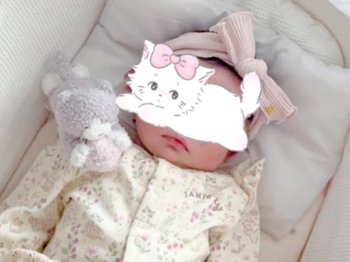 「あっという間に1ヶ月」元NGT48・中井りか、娘のかわいらしい姿＆初節句ショット公開！