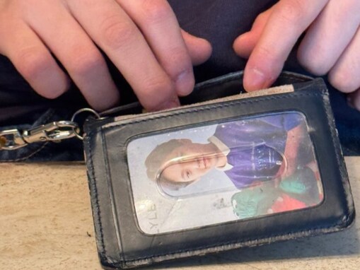 「思春期なんて関係ない」市川團十郎、娘の“定期入れの中”に反響！ 「麗ちゃんにきゅん」「素敵な親子」