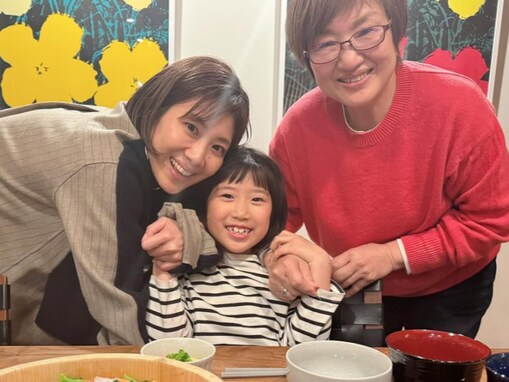 潮田玲子、“おてんば娘”の顔出しショット公開！ 「メッチャクチャかわいい」「玲子ママさん綺麗」