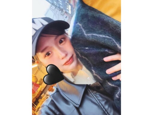 「はんくん！？」ばんばんざい・るな、人気YouTuber夫？ との腕組みショット披露！ 「肌ビジュ良すぎ」