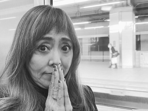 熊谷真実、新幹線メイク動画を謝罪。対応に称賛の声「素敵だなって思いました」「過剰に反応しすぎな世の中」