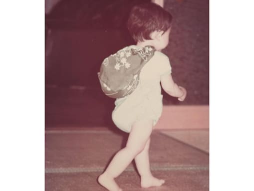 「もうお子さん歩いてるのかな？」有吉弘行、超レアな1歳時の写真を公開し話題に！ 「脚力ありそう」