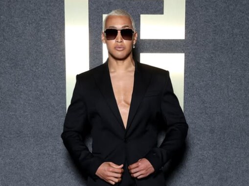 「カッコ良くなったね」関口メンディー、胸筋見せたスーツ姿に称賛の声！ 「やばいです」「魅力的」