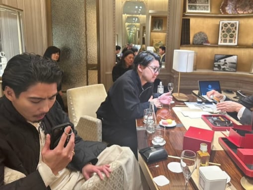 「うわ。財布凄！」賀来賢人、パリでの買い物に“もう飽きてる”「カルティエ？」「よっ社長！太っ腹！」