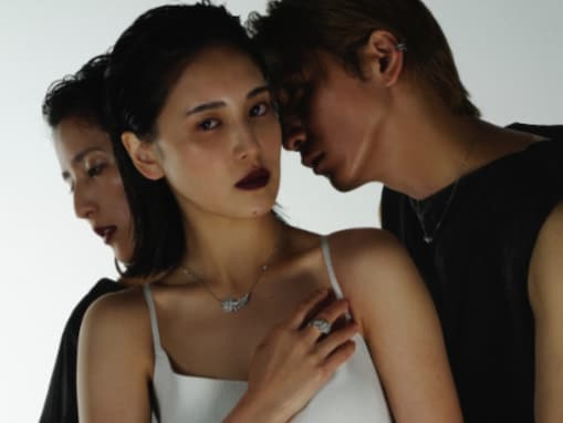 「流星くん超美脚じゃん」藤井夏恋、3きょうだいモデル姿に反響！ 「もう三姉妹と言えるほど兄も美しい」