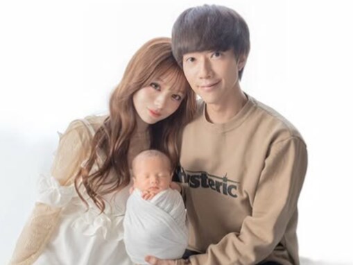 「天使すぎる」人気YouTuberのモデル妻、息子のニューボーンフォトを公開！ 「可愛すぎて癒される」