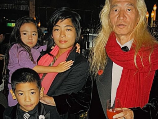 「七回忌に蘇る」UTA、“転がる魂”内田裕也の格好良すぎる家族写真を公開！ 「かっけぇ」「素敵」