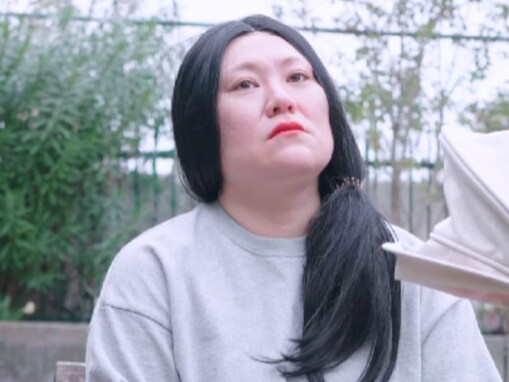 「不覚にも泣いた」バービー、子育て再現ドラマに反響！ 「何これメッチャいい」「笑いあり涙あり」