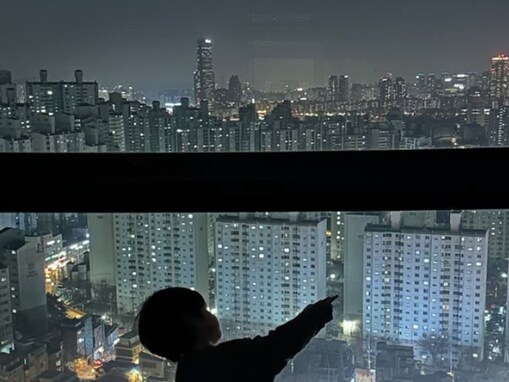 MIYAVIの妻・melody.、タワマン？ 新居からの眺め披露「ご家族全員が日本を離れたのですね」「大きな決断」