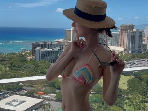 「本当に産後ですか!?」宮崎麗果、圧巻スタイルのビキニ姿に驚きの声「産後半年と思えないお腹」「凄すぎます」