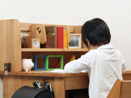 「子どもがなかなか勉強しない」ときは、机周りと休憩時間の声掛けを見直して