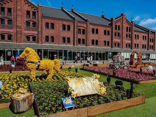 横浜赤レンガ倉庫「フラワーガーデン2025」全9カラー“推し”色の花畑で記念撮影を【現地リポ】