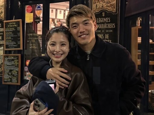 堂安律、美人妻とのラブラブショット公開「めちゃめちゃ美男美女」「カッコよすぎだし奥さん美人すぎます」