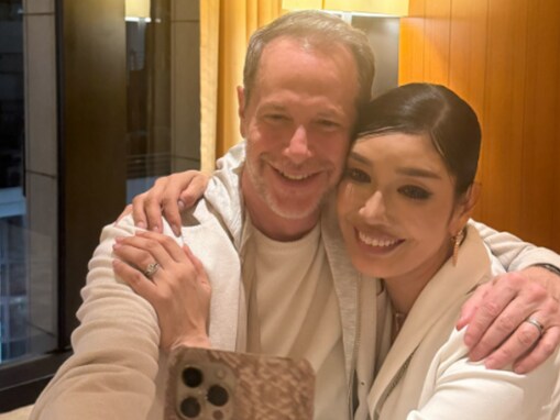 「愛するミカの53歳の誕生日」アンミカのイケメン夫、ラブラブツーショットを披露！ 「憧れご夫婦」