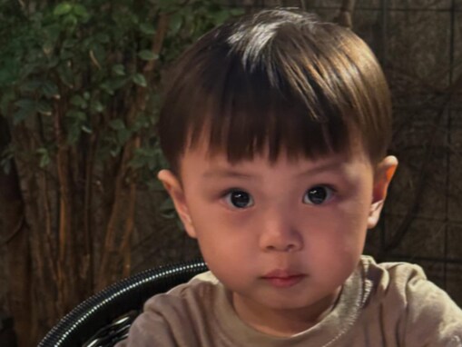 芸能界引退の山田親太朗さん、かわいい息子の顔出し写真公開「似てるねパパそっくり」「目がしんちゃんそっくり」