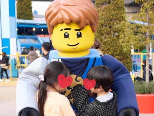 安田美沙子、「LEGO LAND」を子どもたちと満喫！ 「キャラクターの存在感」「楽しそうだし、おいしそう」