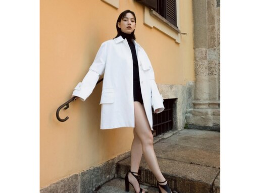 「マジ美脚」のん、超ミニ丈から太ももを大胆披露！ 「可愛くて綺麗過ぎです」「美しい脚」