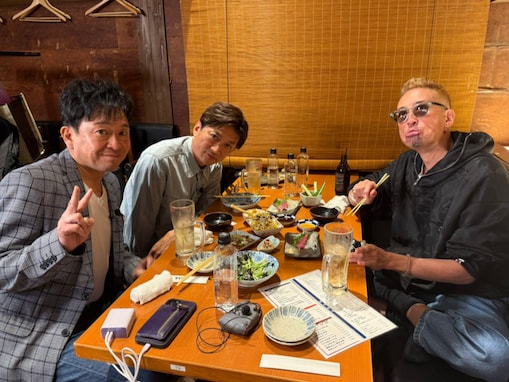 「弊社の役員たち、大丈夫でしょうか」TOKIOの“酔っ払い”ショット！ 「もうほぼ出来上がっている感じ」