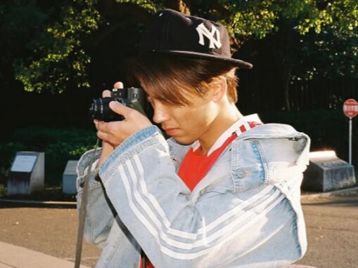 「adidasが熱い」竹内涼真、おしゃれなイケメンショット！ 「本当に素敵に年齢を重ねていかれてますね」