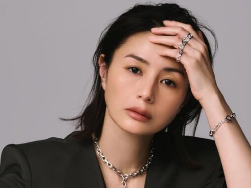 「付き合って」井川遥、色気あふれるモデルショットにファンもん絶！ 「美しすぎて言葉が出ません」