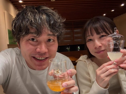 「ママ若すぎる」エハラマサヒロ、美人妻45歳の誕生日を祝う顔出しショット公開！ 「40代に見えない」