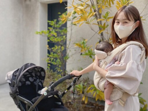 「荷物をまとめるだけでも大変」元AKBメンバー、次女を連れて初めての旅行を満喫！ 家族ショットに反響