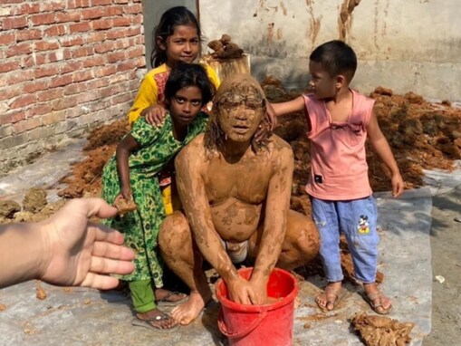 「銅像かと思った」ロッチ中岡、泥まみれになった未公開シーンに反響！ 「なんというシビアな世界」